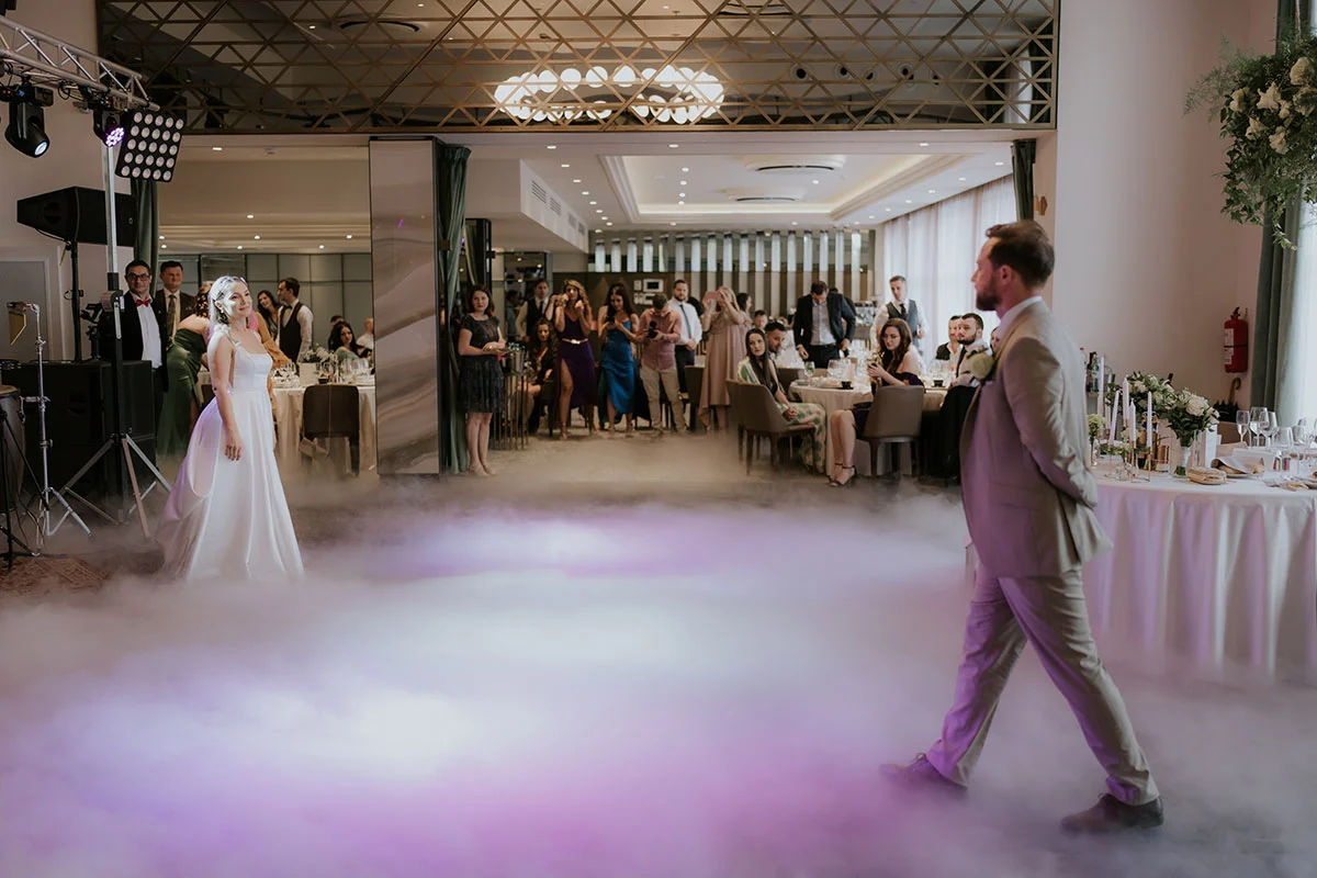 Ring de dans generos pentru invitații voștri